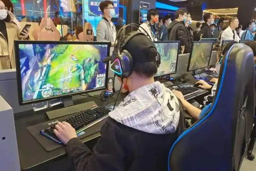 S16世界赛预测数据官网数据中心团队工作场景